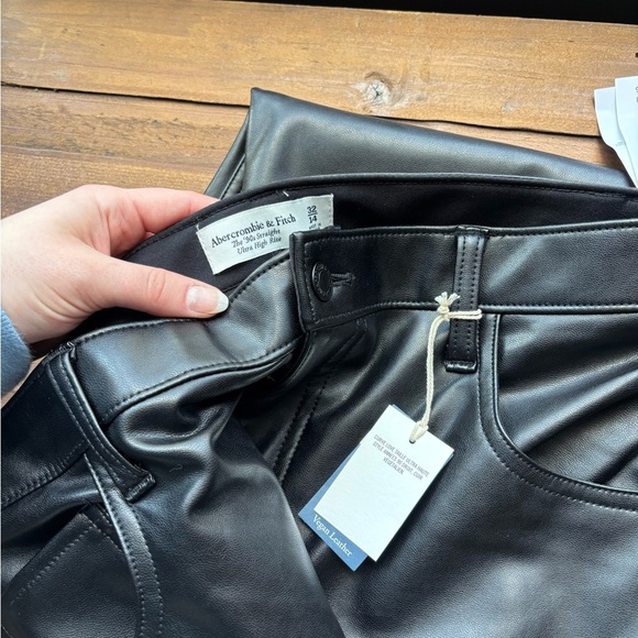NWT Abercrombie & Fitch CURVE LOVE 90’s Straight Ultra High Rise Faux Leather 12 - Picture 5 of 8